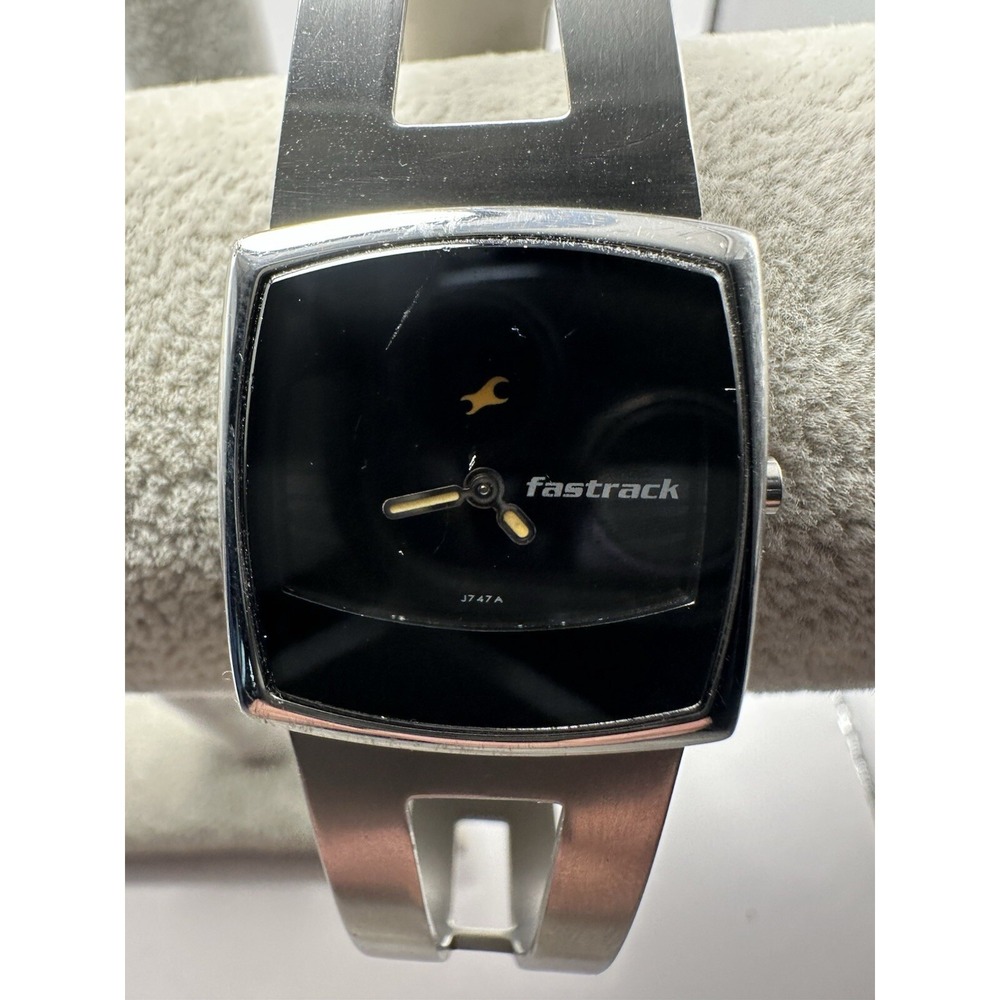 Fastrack Ladies Watch J747A 2392SAB New Battery 26MM 6.25" B89